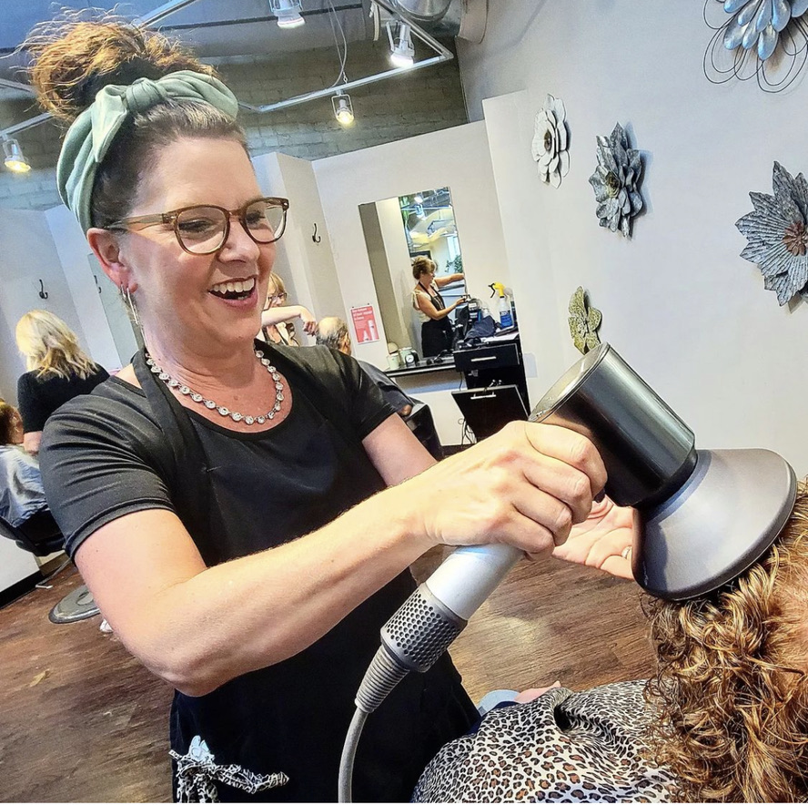 Gretchen Hugo Hairstylist 18104