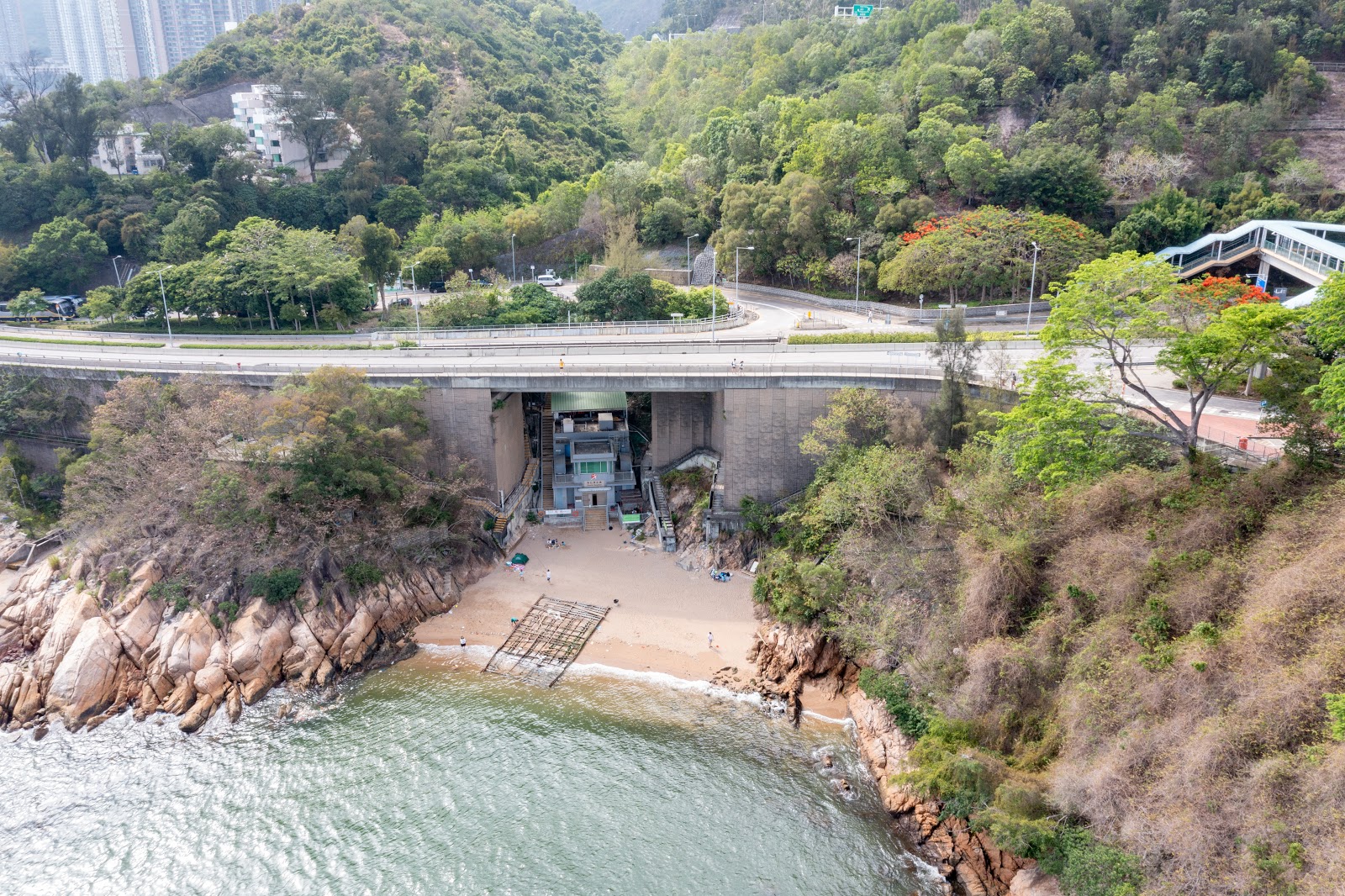 Photo de Gemini Beach situé dans une zone naturelle