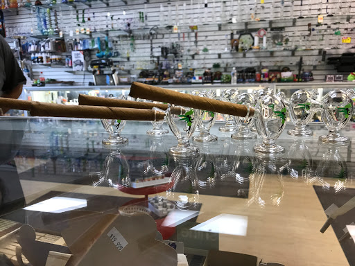 Vaporizer Store «Tobacco King & Vape King», reviews and photos, 1609 S Glebe Rd, Arlington, VA 22204, USA