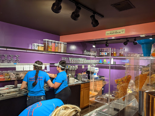 Sweeties Ice Cream and mini doughnuts