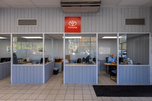Toyota Dealer «Toyota of Greenwich», reviews and photos, 75 E Putnam Ave, Cos Cob, CT 06807, USA