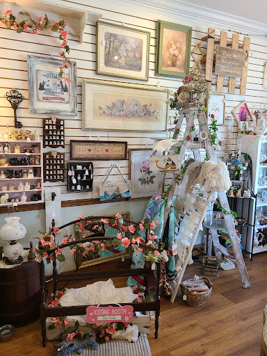 Tea House «The Tilted Teacup Tea Room and Boutique», reviews and photos, 103 S Saxon Ave, Brooksville, FL 34601, USA