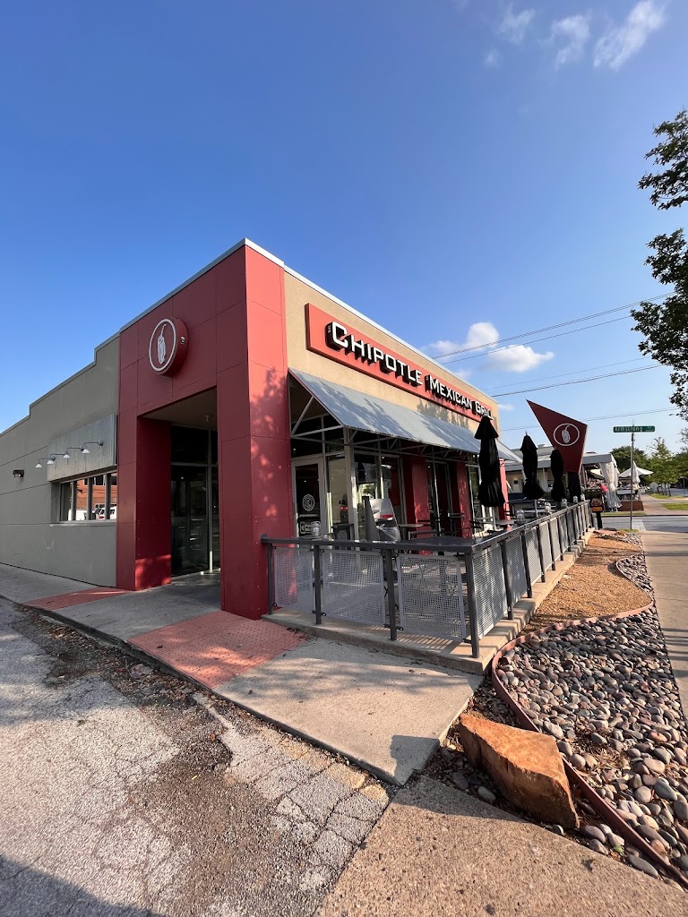 Chipotle Mexican Grill 75205