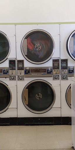Laundromat «Suds & Duds coin and credit card laundry», reviews and photos, 975 N Aviation Blvd, Manhattan Beach, CA 90266, USA