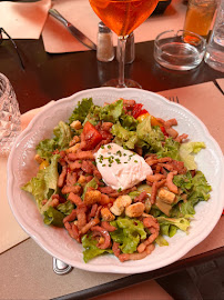 Salade Cobb du Restaurant Chez Grand-mère à Valence - n°2