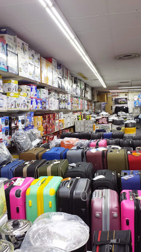 Electronics Store «Worldwide Electronics», reviews and photos, 2348 W Devon Ave, Chicago, IL 60659, USA