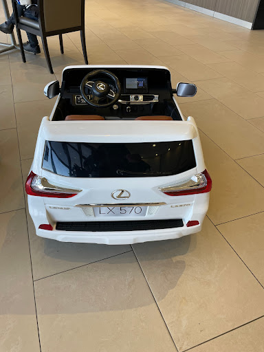 Lexus Dealer «McGrath Lexus of Chicago», reviews and photos, 1250 W Division St, Chicago, IL 60642, USA