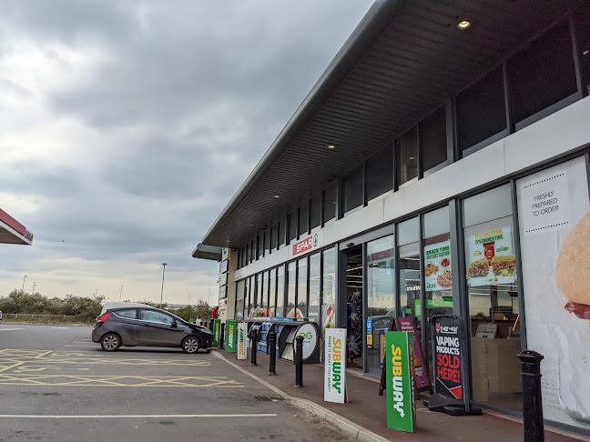 Comments and reviews of Esso service station Snetterton