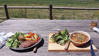 Plats et boissons du Restaurant Le Fanget - Site Nordique de Pleine Nature & Auberge Montagnarde à Auzet - n°3