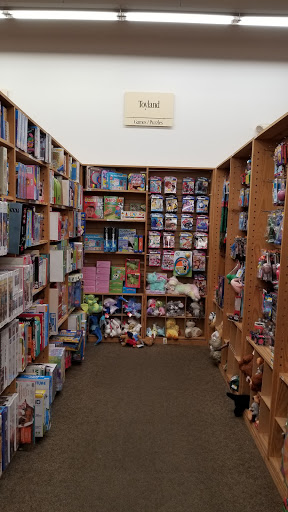 Book Store «Half Price Books», reviews and photos, 1075 E Golf Rd, Schaumburg, IL 60173, USA