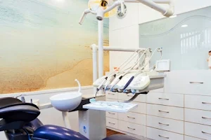 Clínica Dental NATURAL DENT Dra.Montse Granollers i Equip image