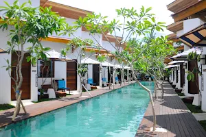 Jali Resort image