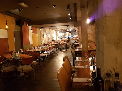 Solo Vino Gusto Den Haag - Italiaans Restaurant - Plein 22, 2511 CS Den Haag, Netherlands