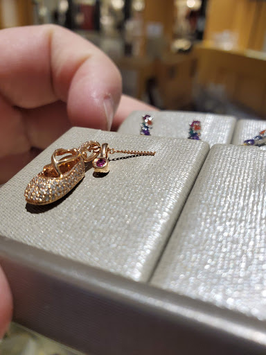 Jewelry Store «Kay Jewelers», reviews and photos, 1265 Niagara Falls Blvd #70, Amherst, NY 14226, USA