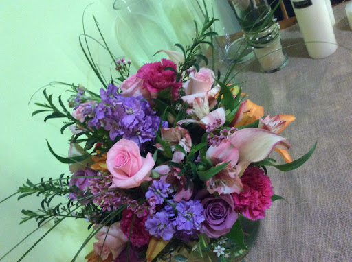 Florist «Back to the Fuchsia - A Flower Shop», reviews and photos, 439 Butler St, Saugatuck, MI 49453, USA