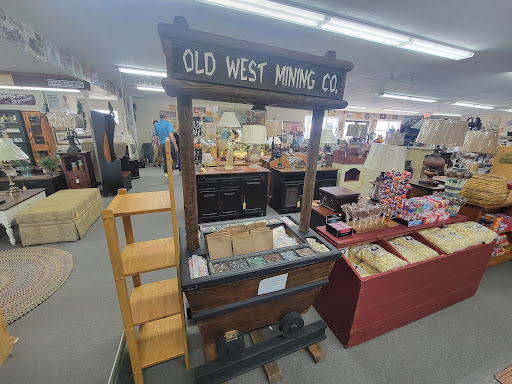 Antique Store «Old Country Store & Emporium», reviews and photos, 26 Otis St, Mansfield, MA 02048, USA