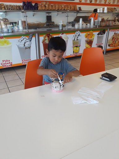 Shopping Mall «Hillcrest Shopping Center», reviews and photos, 1701 N Larkin Ave, Crest Hill, IL 60403, USA