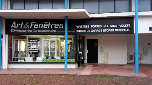 Magasin de fenêtres en PVC Art et Fenêtres Royan TD Menuiseries Royan