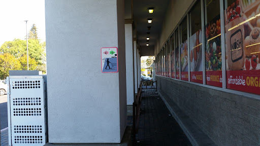 Grocery Store «Grocery Outlet Bargain Market», reviews and photos, 426 W Harder Rd, Hayward, CA 94544, USA