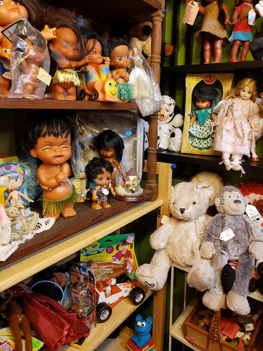 Thrift Store «Little Shop of Hoarders», reviews and photos, 2251 Main St, Springfield, OR 97477, USA