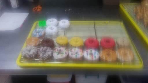 Donut Shop «Daylight Donuts», reviews and photos, 1088 N Brindlee Mountain Pkwy, Arab, AL 35016, USA