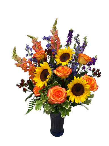 Florist «Dietz Flower Shop & Tuxedo Rental», reviews and photos, 969 E Kingsbury St, Seguin, TX 78155, USA