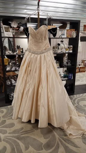 Bridal Shop «The Shabby Chic Bride consignment shop», reviews and photos, 2195 Hyacinth St NE #191, Salem, OR 97301, USA