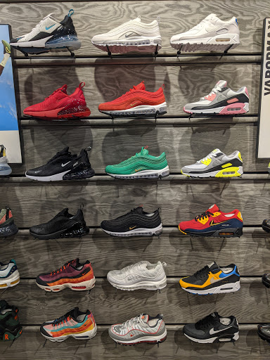 Sporting Goods Store «Nike Seattle», reviews and photos, 1500 6th Ave, Seattle, WA 98101, USA