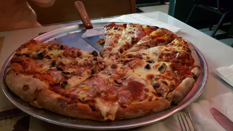 #4 best pizza place in Mishawaka - Cosimo & Susie's A Bit-Italy