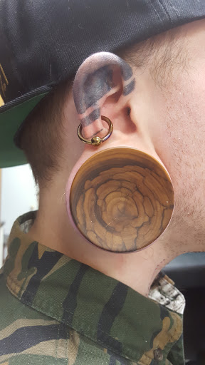 Tattoo Shop «The Edge Tattoo», reviews and photos, 986 Sullivan Ave, South Windsor, CT 06074, USA