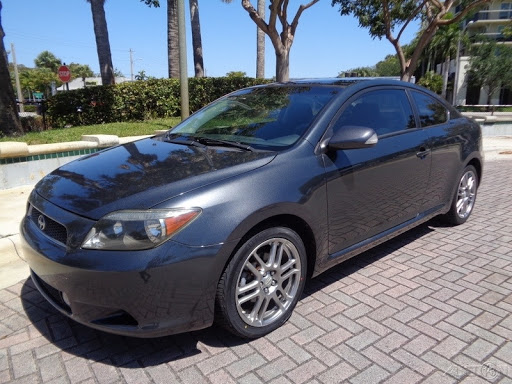 Used Car Dealer «Rolling Wheels Inc», reviews and photos, 125 E Sunrise Blvd, Fort Lauderdale, FL 33304, USA