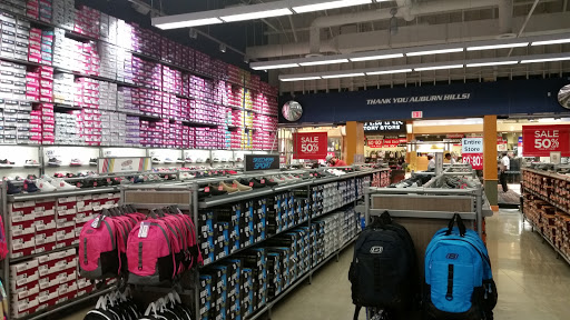 Shoe Store «SKECHERS Factory Outlet», reviews and photos, 4000 Baldwin Rd, Auburn Hills, MI 48326, USA