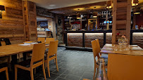 Atmosphère du Restaurant français Restaurant Le Dahu à Chamonix-Mont-Blanc - n°1
