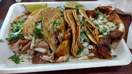 Grocery Store «Mendoza Grocery II», reviews and photos, 515 N Cedar Lake Rd, Round Lake, IL 60073, USA