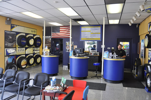 Tire Shop «Acorn Tire», reviews and photos, 1580 N Aurora Rd, Naperville, IL 60563, USA