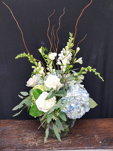 Florist «Flowers by Emily LLC», reviews and photos, 15620 W High St, Middlefield, OH 44062, USA