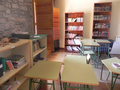 Biblioteca Pública Municipal de Valdelinares. C. Medio, 1, 44413 Valdelinares, Teruel, España