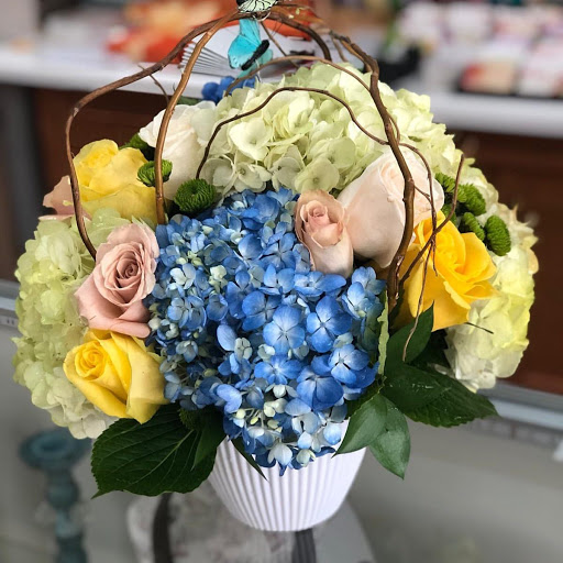 Florist «J & J Flowers and Gifts Shop», reviews and photos, 8366 Pines Blvd, Pembroke Pines, FL 33024, USA