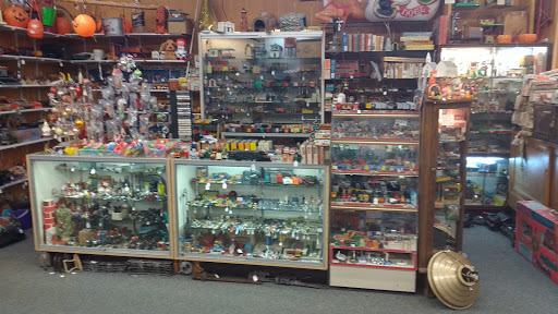 Antique Store «Cackleberry Farm Antique Mall», reviews and photos, 3371 Lincoln Hwy, Paradise, PA 17562, USA