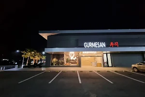 Gurmesan Sushi image