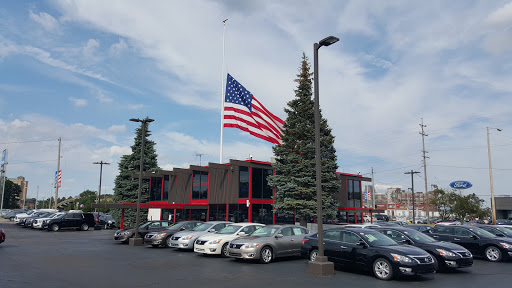 Car Dealer «DeMaagd GMC Nissan - New and Used Car Sales», reviews and photos, 333 W Dickman Rd, Battle Creek, MI 49037, USA