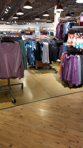 Sportswear Store «Columbia Sportswear Outlet Store at Tanger Outlet Center», reviews and photos, 2200 Tanger Blvd #100, Washington, PA 15301, USA
