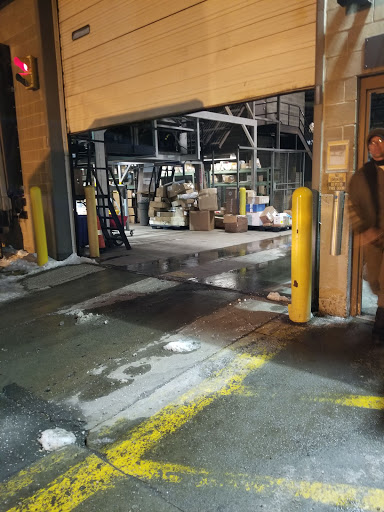 Shipping and Mailing Service «UPS Customer Center - Buffalo», reviews and photos, 931 Bailey Ave, Buffalo, NY 14206, USA