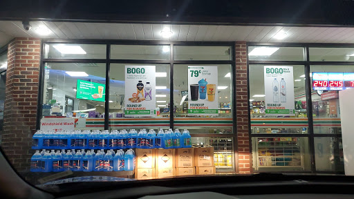 7-Eleven, 800 W Fullerton Ave, Addison, IL 60101, USA, 