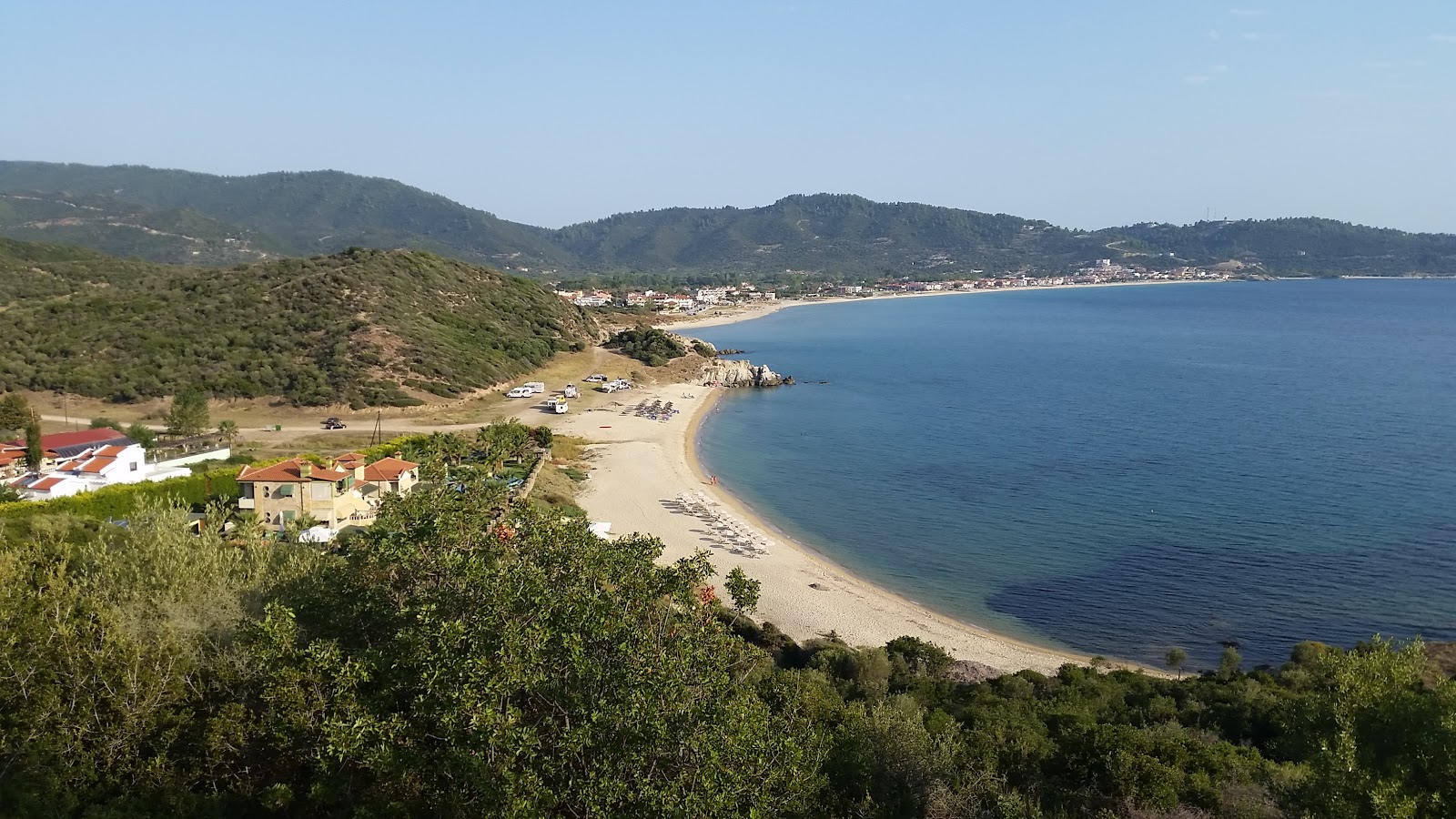 Foto av Platania beach - populär plats bland avkopplingskännare