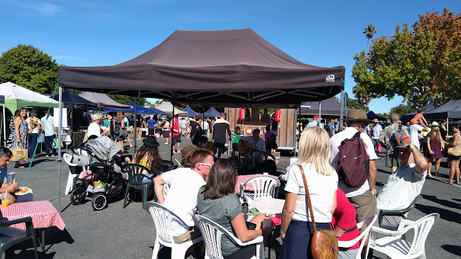 Comments and reviews of Gisborne Farmers' Market