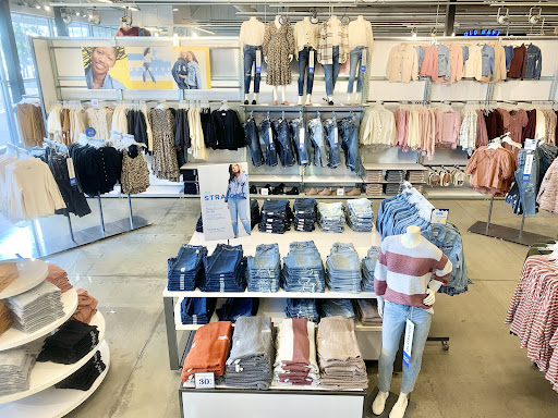 Clothing Store «Old Navy», reviews and photos, 90 Pleasant Valley St, Methuen, MA 01844, USA