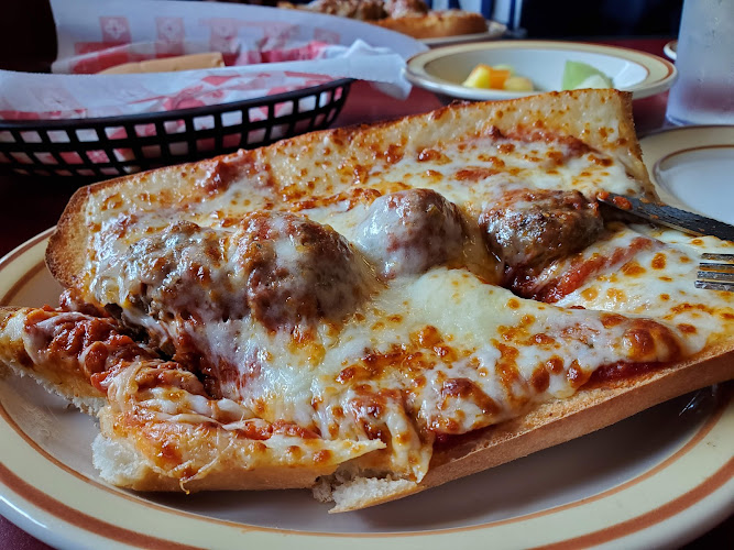 #1 best pizza place in Bloomington - Avanti's Italian Restaurant