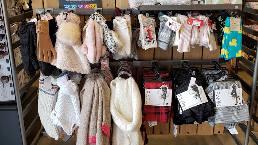 Shoe Store «DSW Designer Shoe Warehouse», reviews and photos, 23171 W Outer Dr, Allen Park, MI 48101, USA