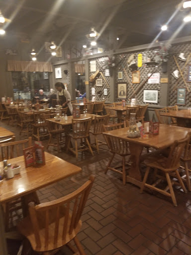 American Restaurant «Cracker Barrel Old Country Store», reviews and photos, 16 Nashua Rd, Londonderry, NH 03053, USA